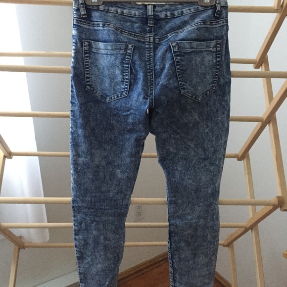 7/8 distressed jeans - Picture 2 of 2